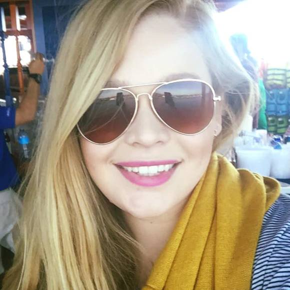 Meet your Posher, Randi - Picture 1 of 1